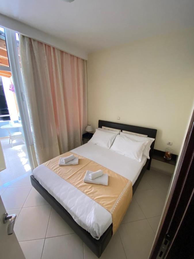 Paradiso Apartments Sarandë Exteriör bild