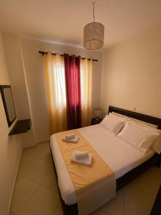 Paradiso Apartments Sarandë Exteriör bild