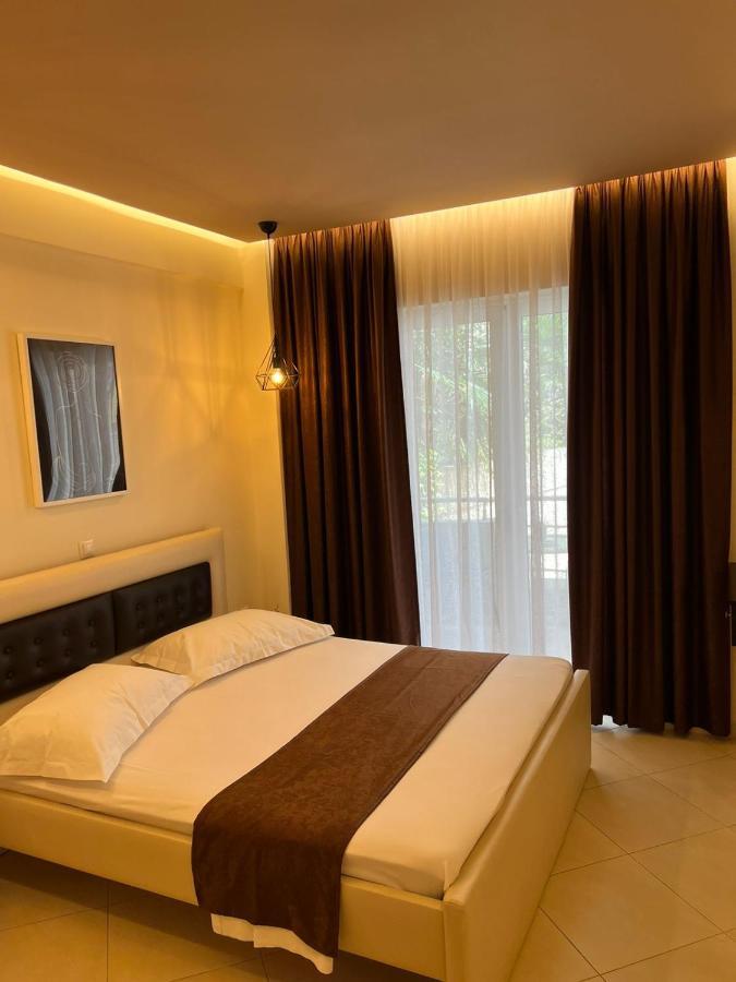 Paradiso Apartments Sarandë Exteriör bild