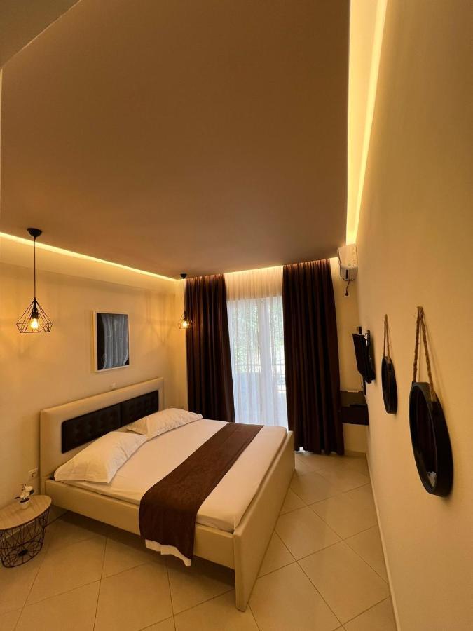 Paradiso Apartments Sarandë Exteriör bild
